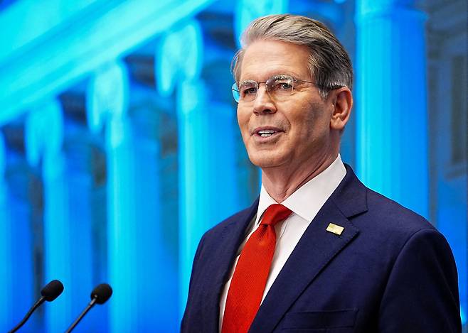 스콧 베선트 미국 재무장관이 지난달 17일 기자회견을 하고 있다. 워싱턴D.C./로이터연합뉴스