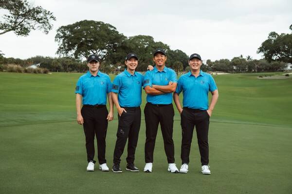 안병훈(오른쪽에서 두 번째)과 LIV ‘코리안 골프클럽’ 선수들. LIV 골프 제공