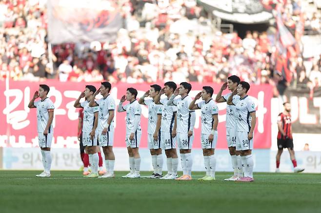 김천은 지난해 창단 최고 성적(3위)를 기록했지만 정정용 감독의 전북 이적과 내년 K리그2 자동 강등 등이 맞물렸다. 비시즌 목표의식 재정립과 조직력 강화가 절실하다. 사진제공│한국프로축구연맹