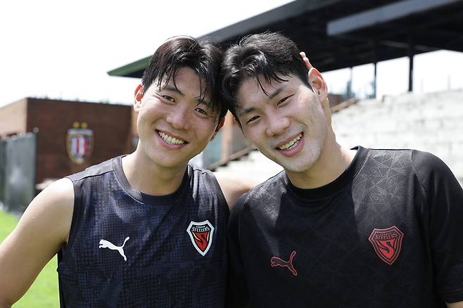 전민광(왼쪽)과 박찬용. 사진 | 포항
