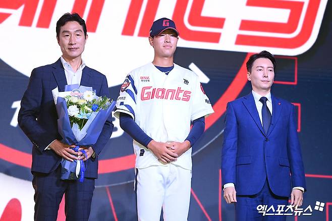 2026 KBO리그 신인드래프트에서 1라운드 전체 4순위로 롯데 자이언츠에 지명된 신인 투수 신동건. 사진 엑스포츠뉴스 DB