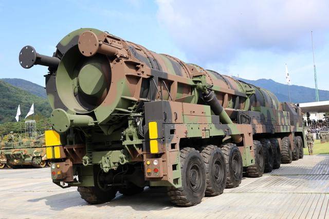 지난해 국군의날 행사에서 공개된 '현무-5'.
연합뉴스
