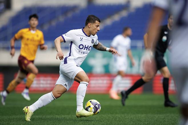 안양은 비시즌 모따와 야고가 팀을 떠났지만 올해 마테우스(사진)를 중심으로 팀을 재편해 2년 연속 K리그1 잔류에 도전한다. 사진제공│한국프로축구연맹