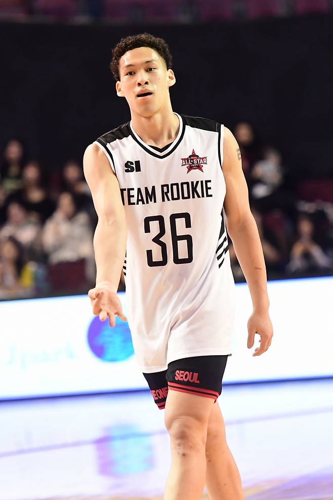 에디 다니엘이 1대1 콘테스트 중 득점에 성공하며 세리머니하고 있다. /사진=KBL 제공