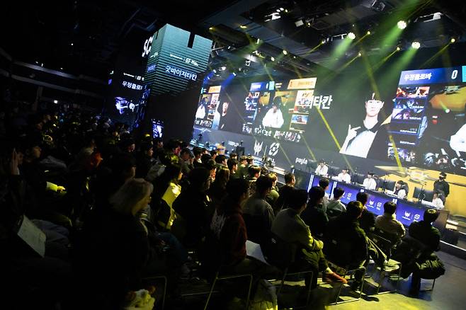 지난 24일 잠실 DN 콜로세움에서 진행된 SLL 현장 관객 사진