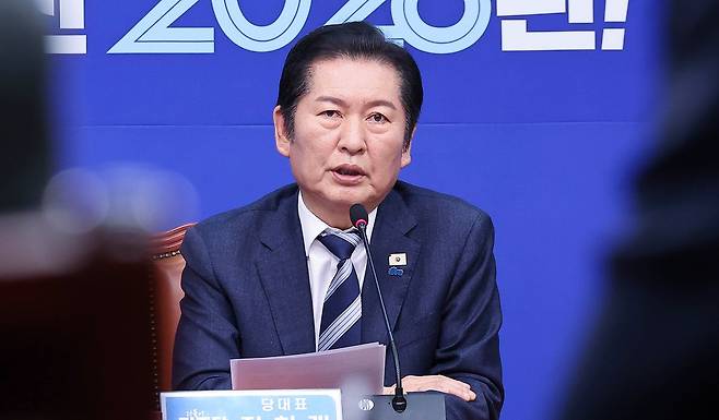 정청래 더불어민주당 대표가 16일 오전 국회에서 열린 최고위원회의에서 발언하고 있다. 임현동 기자