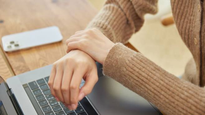 손목건초염은 조기에 대응하고 치료해야 만성화를 막을 수 있다|출처: 클립아트코리아