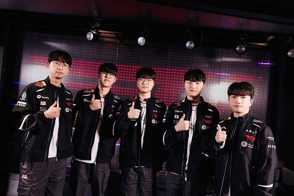 LCK 1. 2주 차 중요한 경기를 치르는 T1.