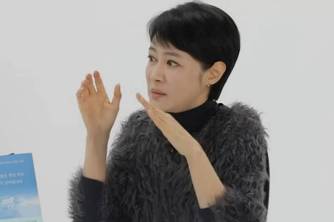 앵커 김주하가 10년간 남편의 외도와 폭행을 견딘 이유와 이혼 이후의 현실을 솔직하게 털어놨다./사진=유튜브 채널 'MKTV 김미경TV' 영상