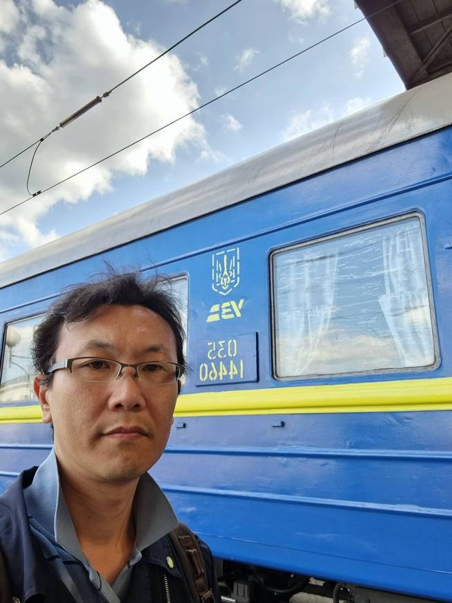 2022년 5월 폴란드 프레미실에서 출발한 열차를 타고 우크라이나 서부 도시 르비우역에 내렸다. /정철환 제공