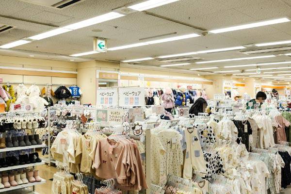 일본 오사카의 유명 육아용품 전문점 ‘아카짱혼포’ 매장.