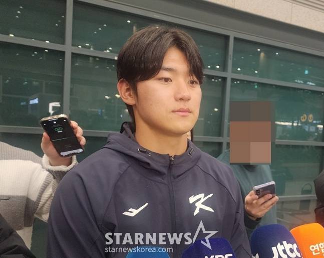 20일 귀국 직후 취재진과 만난 김도영. /사진=박수진 기자