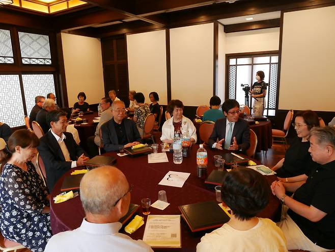 지난해 7월 지바현 노다시 사쿠라기 신사에서 개최된 제1회 ‘고분 동창회’의 모습.(장례기업 젠포코엔훈 주식회사 제공)