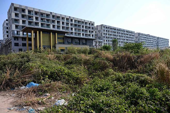 14일 캄보디아 시아누크빌 사기 혐의 센터 단지에 있는 건물 전경. /연합뉴스
