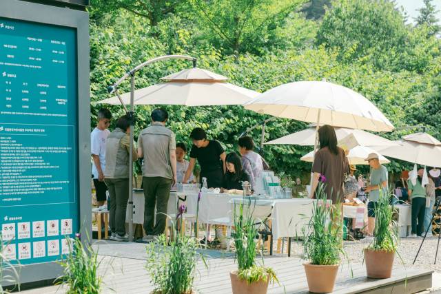 국립한국자생식물원에서 플리마켓이 열리고 있다. 사진제공=한국수목원정원관리원