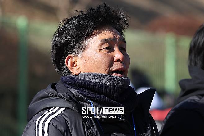 ▲ 중앙대가 1-2학년축구대회 우승을 차지했다. 김수민이 해트트릭, 최강민이 골을 넣었고 오해종 감독은 기쁨의 눈물을 쏟았다. ⓒ곽혜미 기자