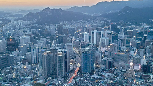 ▲ 남산에서 바라본 서울 도심. 사진 = 주현태 기자