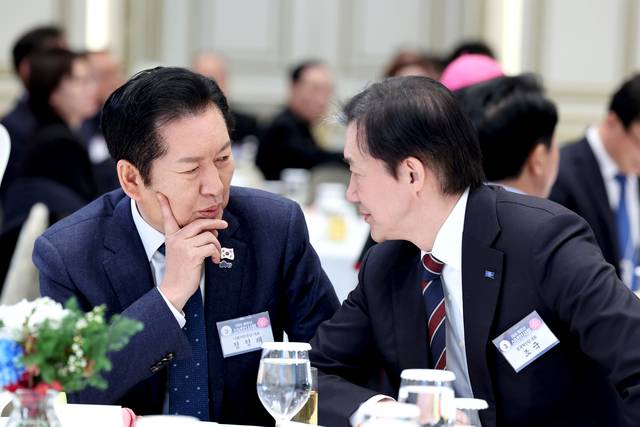 뉴시스