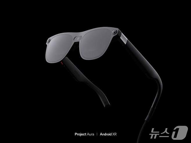 구글 안드로이드 AI 글라스 Aura XREAL Glasses - Black Background(구글 안드로이드 개발자 블로그 갈무리)