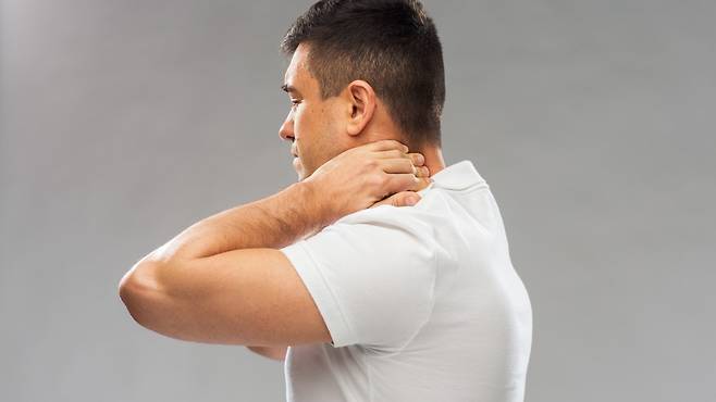 거북목과 일자목은 증상에 따른 맞춤 치료가 중요하다|출처: 클립아트코리아