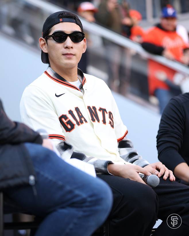 샌프란시스코 이정후는 최근 서류 문제로 공항에 4시간 억류되는 해프닝을 겪었다. 그는 액땜을 뒤로하고 2026시즌을 향한 힘찬 도약을 예고했다. 사진출처|샌프란시스코 구단 공식 SNS