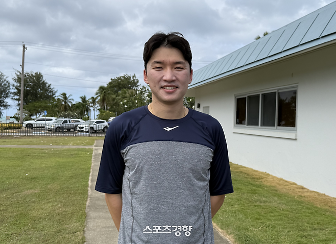 WBC 대표팀 박해민이 10일 사이판 올레아이 구장에서 각오를 밝히고 있다. 사이판 | 심진용 기자