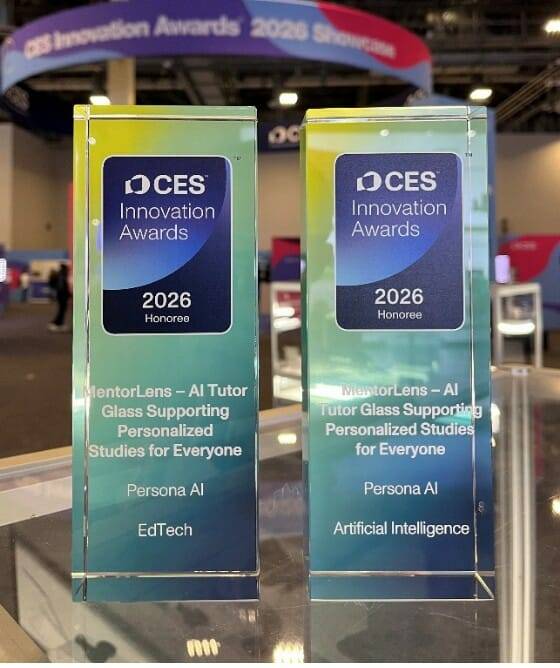 CES 2026 혁신상 트로피(사진=페르소나AI)