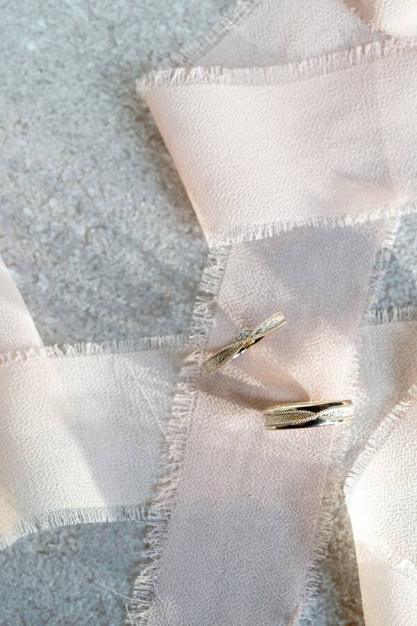 Hug 컬렉션 웨딩 링 | 사진 제공 루미에블랑쉬