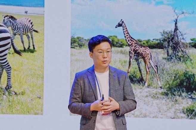 조원일 트립소다 대표가 2030세대 타깃 '모험 여행' 상품에 대해 설명하고 있다. 트립소다