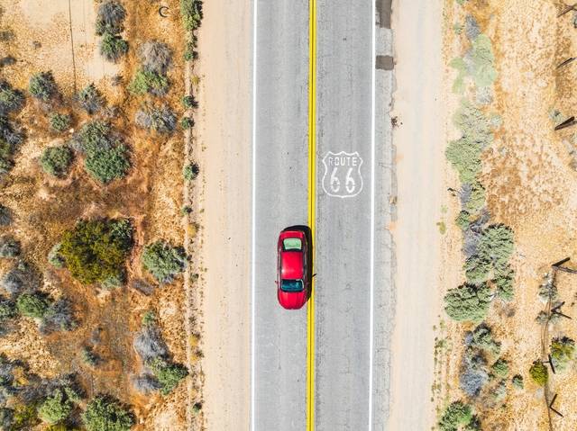 올해로 개통 100주년을 맞는 도로 ‘루트 66’. 시카고에서 로스앤젤레스까지 8개 주를 관통하는 이 도로는 ‘로드 트립’의 상징과도 같다. 캘리포니아관광청·LA관광청 제공