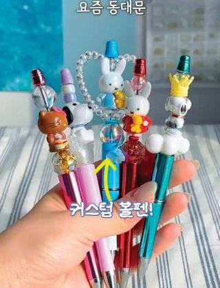 Z세대 사이에서 유행하는 볼펜 꾸미기. 틱톡 ‘@each.story’ 계정 캡처