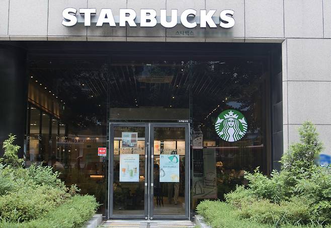 지난해 6월25일 서울 시내의 한 스타벅스 매장 ⓒ시사저널 이종현