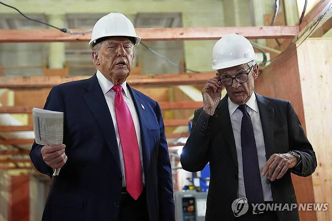 도널드 트럼프 미국 대통령과 제롬 파월 연준 의장.
