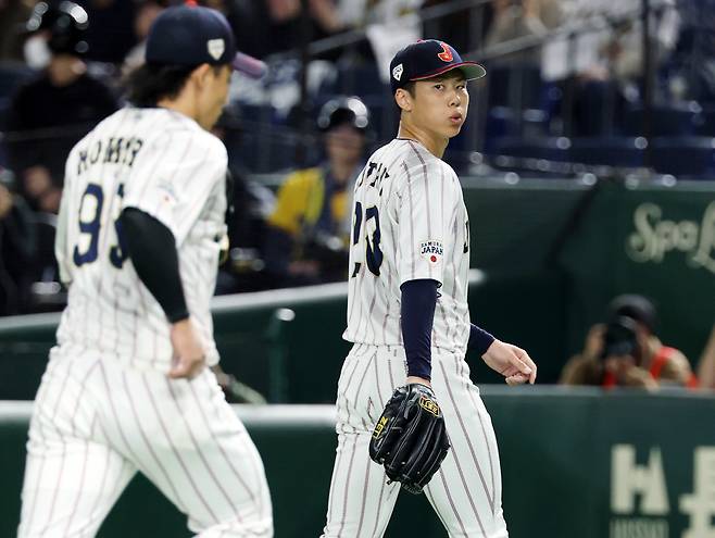 역투하는 일본 선발투수 소타니 류헤이
(도쿄=연합뉴스) 이동해 기자 = 15일 일본 도쿄돔에서 열린 2025 K베이스볼 시리즈 대한민국과 일본의 평가전. 1회초 일본 선발투수 소타니 류헤이가 무실점으로 이닝을 마친 뒤 더그아웃으로 향하고 있다. 2025.11.15 eastsea@yna.co.kr
<저작권자(c) 연합뉴스, 무단 전재-재배포, AI 학습 및 활용 금지>