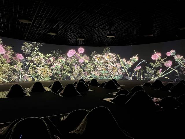 전시실5에서는 기존의 실감영상