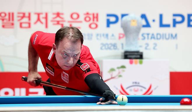 신중하게 샷을 구사하는 산체스. PBA