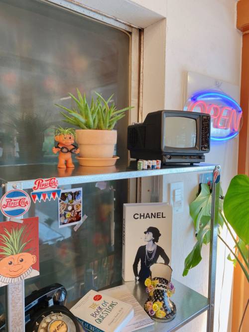 진광상회카페 내부 곳곳에 놓인 소품들