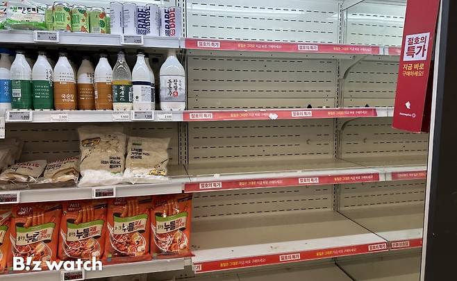 지난달 27일 자금난을 겪고 있는 홈플러스의 경영 위기가 오프라인 매장 현장에서도 고스란히 드러나고 있다./사진=이명근 기자 qwe123@