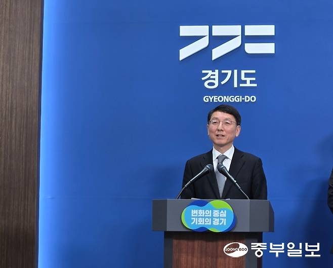 김성중 경기도 행정1부지사가 6일 경기도청 브리핑룸에서 K-컬처밸리 기본협약 체결 지연 관련 기자회견을 하고 있다. 이지은기자