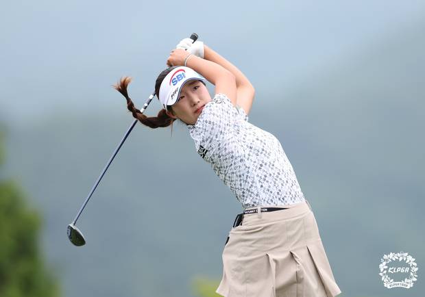 샷을 하고 있는 이동은. 사진 제공=KLPGA