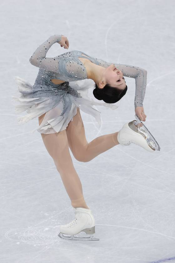 〈YONHAP PHOTO-6653〉 아름다운 연기 펼치는 신지아 (밀라노=연합뉴스) 서대연 기자 = 2026 밀라노·코르티나담페초 동계올림픽 개막일인 6일(현지시간) 이탈리아 밀라노 아이스스케이팅 아레나에서 열린 피겨 여자 싱글 경기. 한국대표팀 신지아가 연기를 펼치고 있다. 2026.2.6 dwise@yna.co.kr/2026-02-06 23:08:02/ 〈저작권자 ⓒ 1980-2026 ㈜연합뉴스. 무단 전재 재배포 금지, AI 학습 및 활용 금지〉