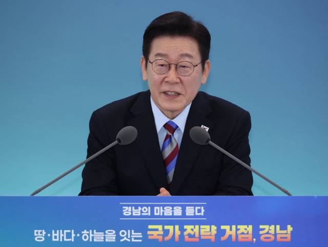 ▲이재명 대통령이 6일 창원 성산구 창원컨벤션센터에서 열린 '경남의 마음을 듣다' 타운홀미팅 간담회에서 발언하고 있다. ⓒ연합뉴스