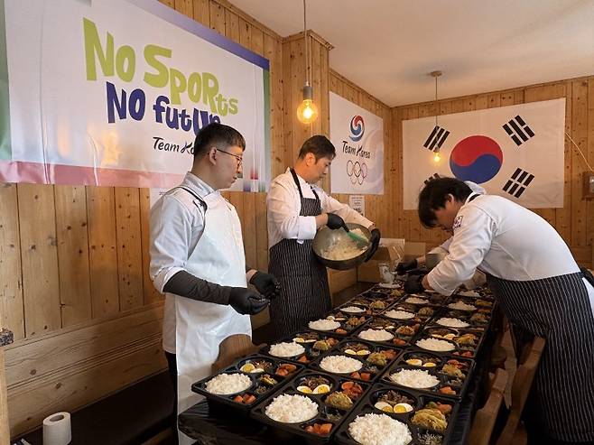 대한체육회가 2026 밀라노·코르티나담페초 동계 올림픽에 출전하는 선수단을 위해 급식 지원을 시작했다. 체육회는 6일부터 22일까지 이탈리아 밀라노와 코르티나담페초, 리비뇨에서 급식 지원센터를 운영한다. 코르티나담페초 급식 지원센터 모습. 대한체육회 제공