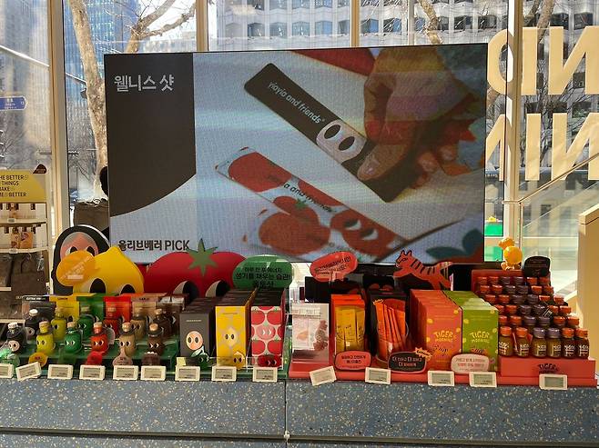 서울 광화문 올리브베러 1호점. 아침에 눈을 떴을 때부터 잠들 때까지 고객의 24시간 루틴을 관리한다는 취지로 다양한 상품군을 아우른다. 김세린 기자