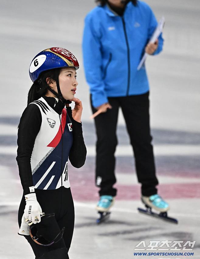 10일 이탈리아 밀라노 아이스스케이팅 아레나에서 쇼트트랙 혼성 계주 경기가 열렸다. 결승 진출 실패한 대표팀 김길리. 밀라노(이탈리아)=송정헌 기자songs@sportschosun.com/2026.02.10/