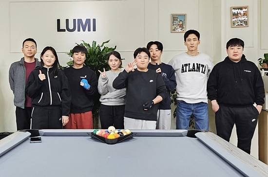 고태영 백민후 이하린 권호준 이대규 김민준 등 포켓 및 스누커 선수들이 비시즌을 맞아 전북 익산 루미당구아카데미와 클럽뮤즈에서 맹연습하고 있다. 선수들이 잠시 짬을 내 기념촬영하고 있다. (사진=김택균 선수)