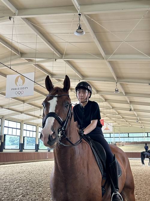 승마에 입문한 뒤 재능을 인정받아 대한승마협회 유소년 마장마술 국가대표로 선발된 나원제가 훈련에 열중하고 있다. /GEF승마단 제공