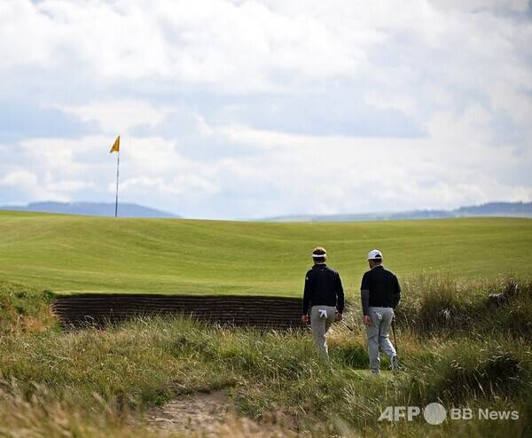 사진은 칼럼과 관련 없는 참고 이미지입니다. 프로 선수들이 골프대회에서 라운드하는 모습입니다. 사진제공=ⓒAFPBBNews = News1 (사진을 무단으로 사용하지 마십시오.)