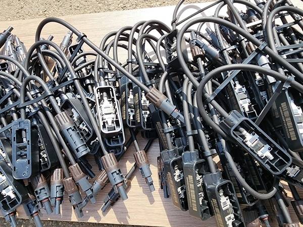 중국에서 한국으로 수입신고한 태양광 물품. 인천세관 제공