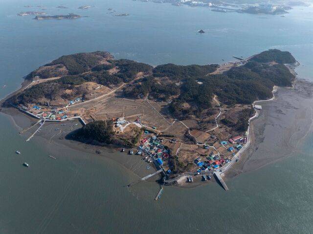 원산도 바로 앞 효자도.